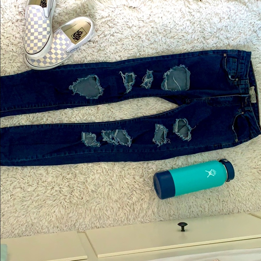 Ripped skinny jeans